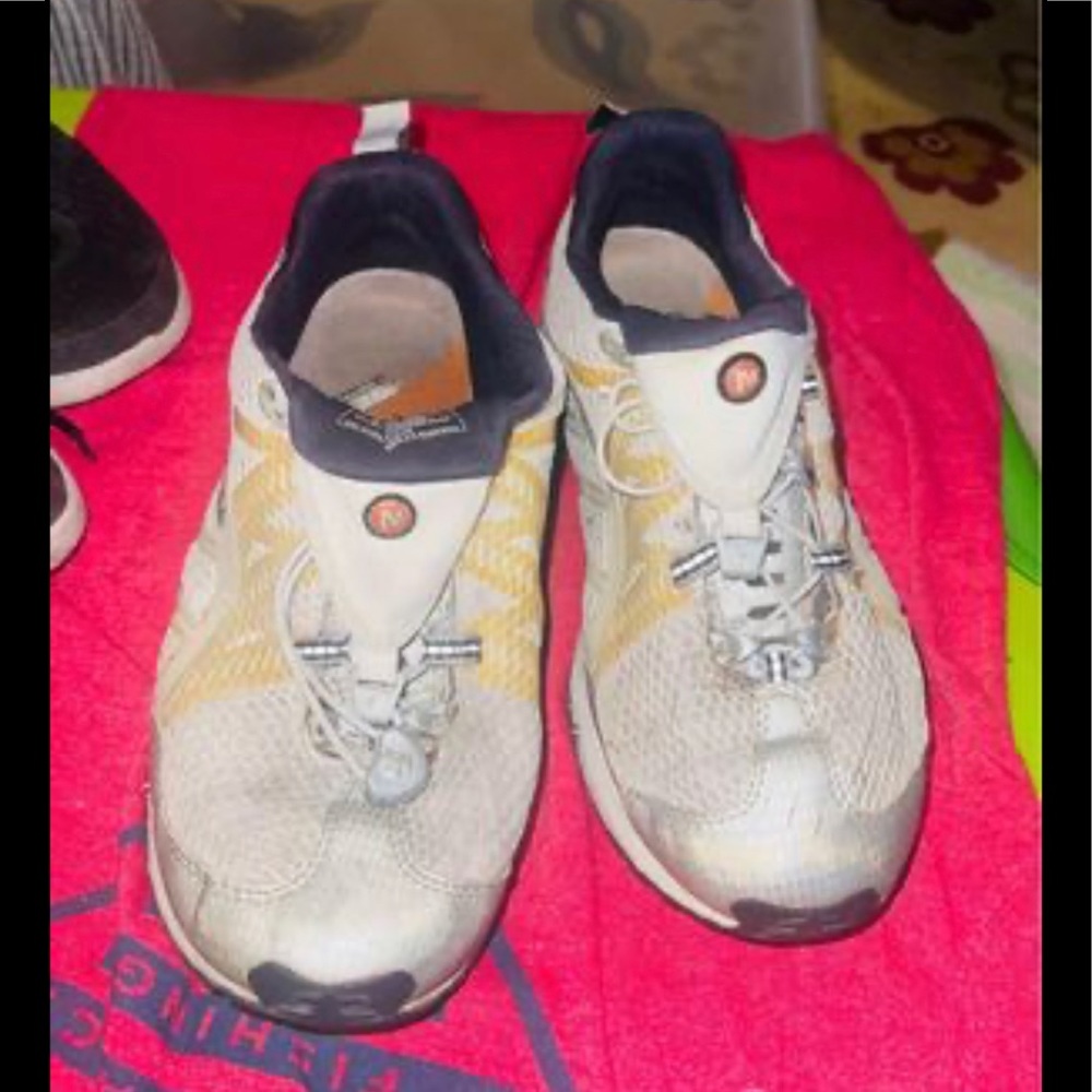 Boys Merrell Shoes Size 7.5